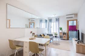Mieszkanie do wynajęcia za 1600 € miesięcznie w mieście Barcelona, Travessera de Gràcia