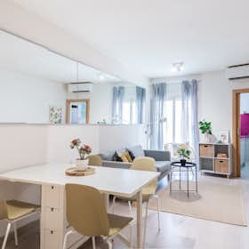 Appartement te huur voor € 1.600 per maand in Barcelona, Travessera de Gràcia