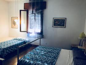 Privé kamer te huur voor € 470 per maand in Venice, Via Aleardo Aleardi