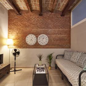 Apartment for rent for €2,500 per month in Barcelona, Carrer de Sant Pere Màrtir