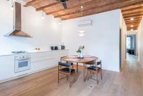 Appartement te huur voor € 1.900 per maand in Barcelona, Carrer de Verdi