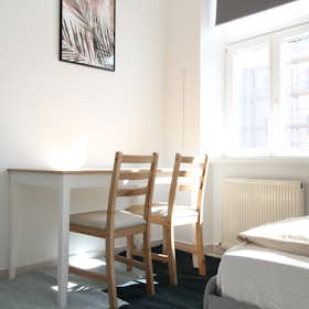 Apartment for rent for €740 per month in Vienna, Karl-Walther-Gasse