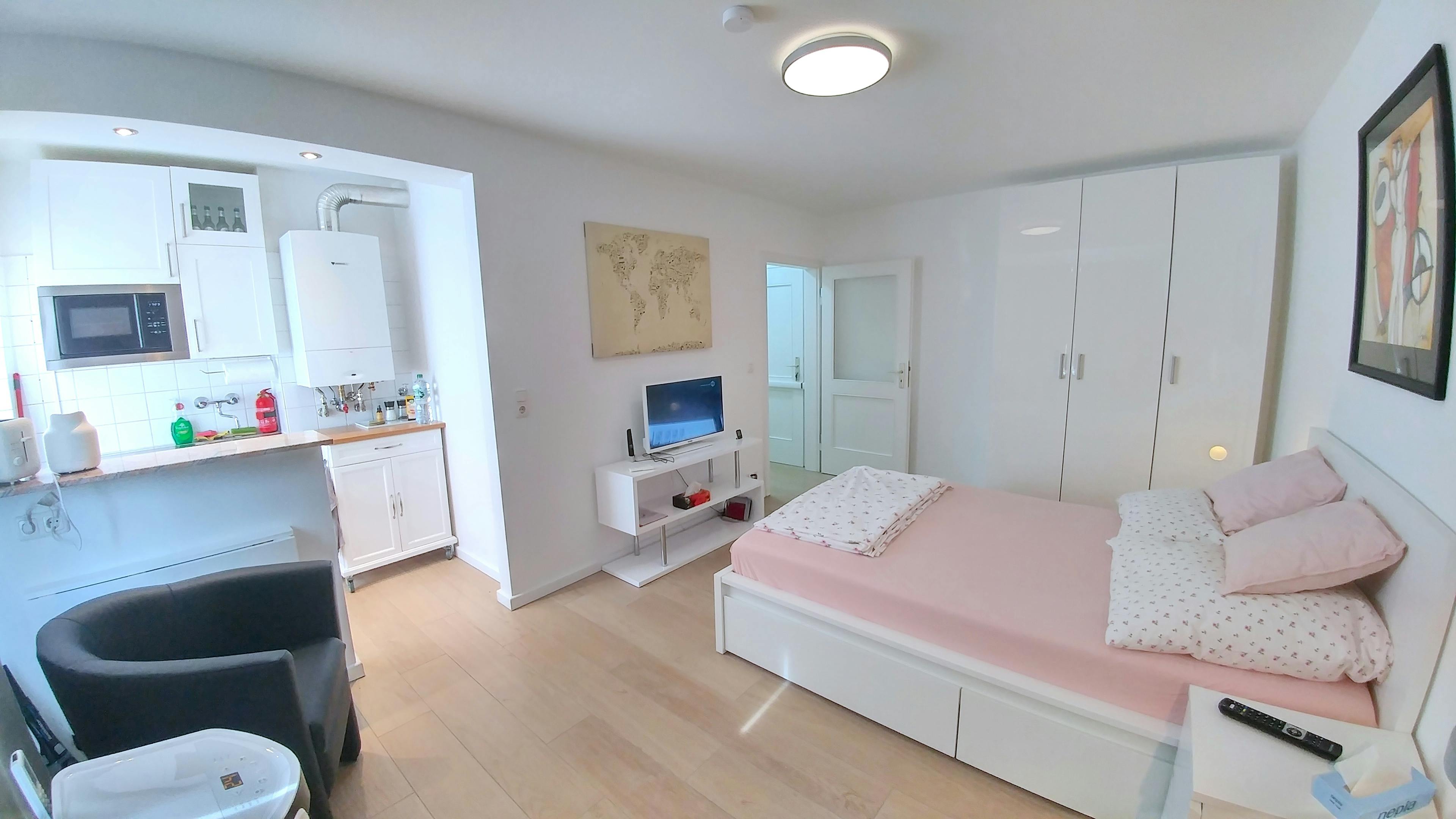 Studio zu mieten für 1.350 € pro Monat in Köln, Stadtwaldgürtel