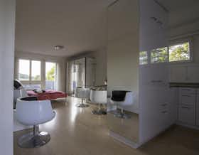 Lägenhet att hyra för 2 161 CHF i månaden i Dallikon, Hörnlistrasse