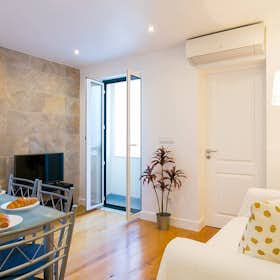 Apartment for rent for €3,300 per month in Lisbon, Rua do Paraíso