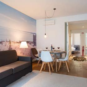 Apartment for rent for €3,300 per month in Lisbon, Rua do Salitre