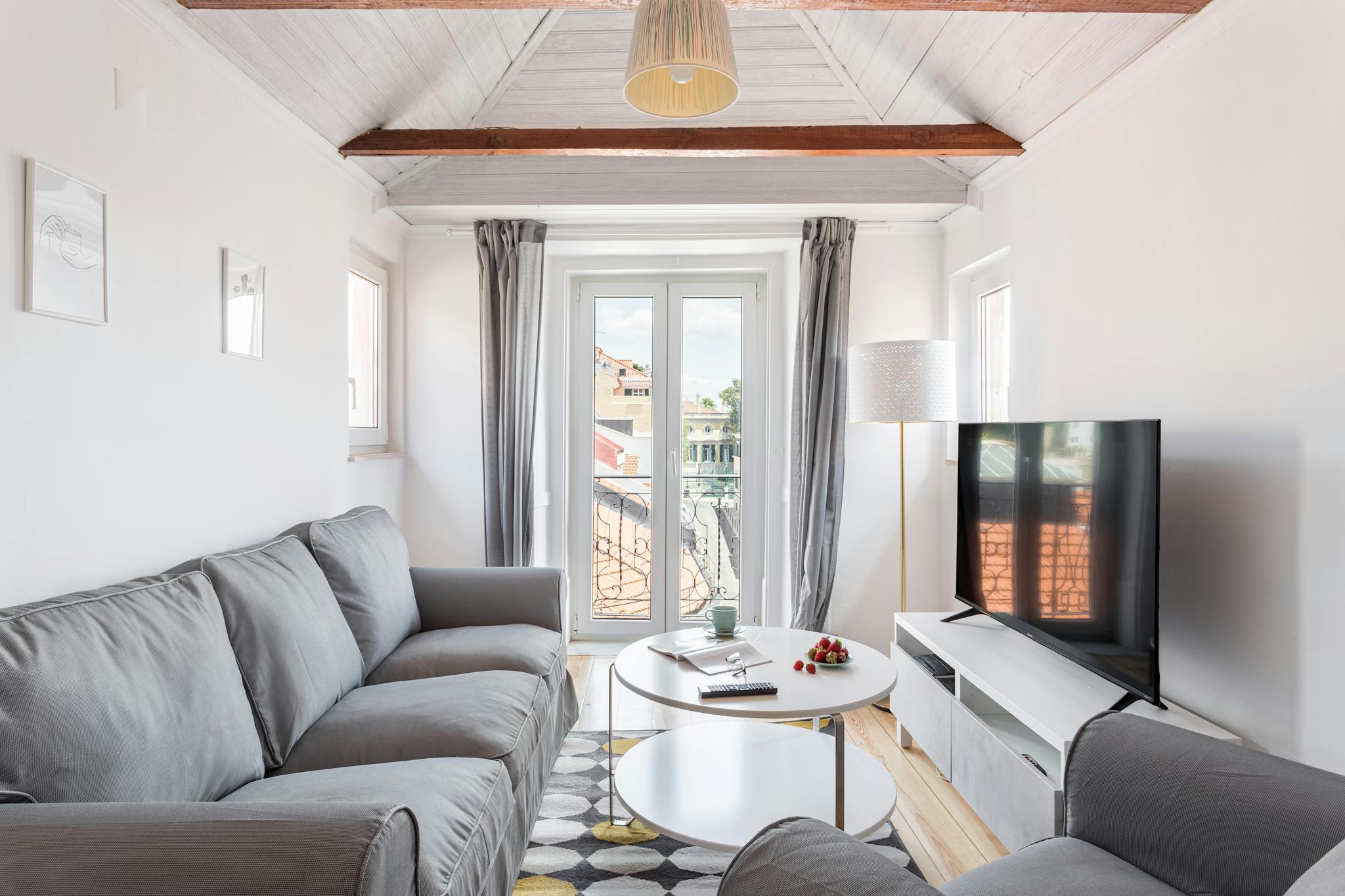 Rua do Conde, Lisbon preview