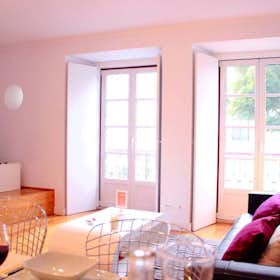 Apartment for rent for €3,300 per month in Lisbon, Rua de São Bento