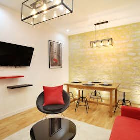 Apartment for rent for €2,990 per month in Paris, Rue de Tracy