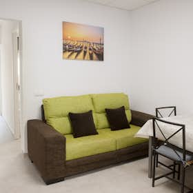 Apartment for rent for €1,799 per month in Cornellà de Llobregat, Carrer de Lleó Fontova