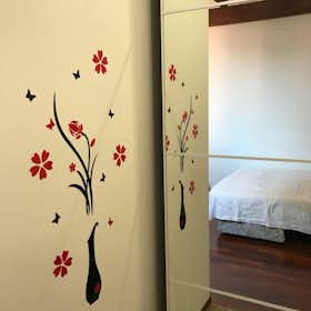 Private room for rent for €600 per month in Bologna, Via Bartolomeo Ramenghi