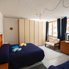 Apartamento for rent for € 1.450 per month in Turin, Via Luigi Galvani