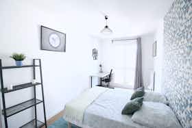 Private room for rent for €900 per month in Clichy, Rue Mozart
