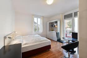 Appartement à louer pour 2 350 CHF/mois à Zürich, Asylstrasse