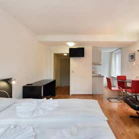 Mieszkanie do wynajęcia za 2350 CHF miesięcznie w mieście Zürich, Asylstrasse
