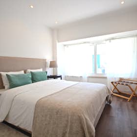 Apartment for rent for €1,869 per month in Lisbon, Rua Basílio Teles