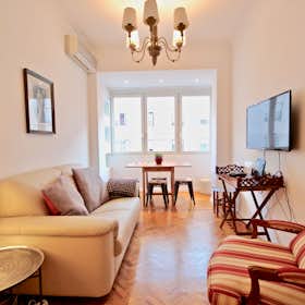 Apartment for rent for €1,869 per month in Lisbon, Rua do Quatro de Infantaria