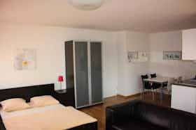 Appartement à louer pour 2 250 CHF/mois à Zürich, Friesstrasse