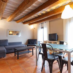 Apartment for rent for €2,000 per month in Barcelona, Carrer de l'Hospital