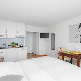 Apartment for rent for €2,023 per month in Kloten, Obstgartenstrasse