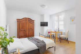 公寓 正在以 CHF 2,295 的月租出租，其位于 Zürich, Universitätstrasse