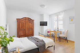 Apartamento para alugar por € 2.338 por mês em Zürich, Universitätstrasse