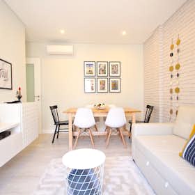 Apartment for rent for €1,869 per month in Lisbon, Rua Bernardim Ribeiro