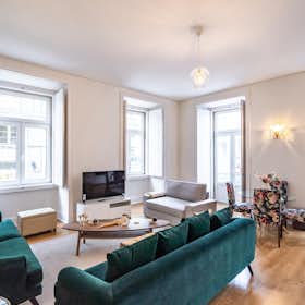 Apartment for rent for €2,269 per month in Lisbon, Rua da Madalena