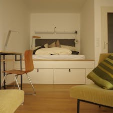 Studio for rent for 1.280 € per month in Köln, Kreutzerstraße