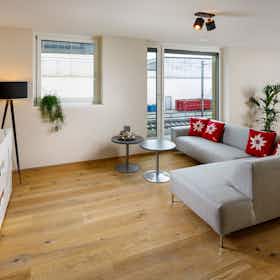 私人房间 正在以 CHF 1,502 的月租出租，其位于 Kloten, Hamelirainstrasse