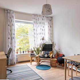Appartement te huur voor € 2.390 per maand in The Hague, Harmelenstraat