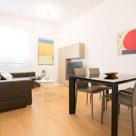 Lägenhet att hyra för 1 450 € i månaden i Sevilla, Calle Macarena