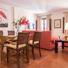 Apartment for rent for €2,300 per month in Sevilla, Calle Conde de Ibarra