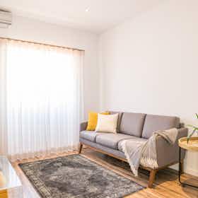 Appartement à louer pour 1 469 €/mois à Faro, Rua Reitor Teixeira Guedes