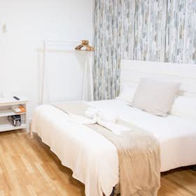 单间公寓 for rent for €600 per month in Málaga, Calle Peña