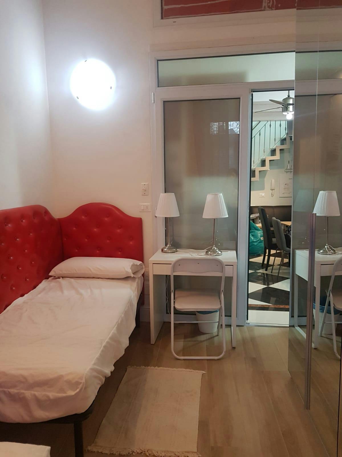 Double room Florence, 1 bed, 18m² — photo 4