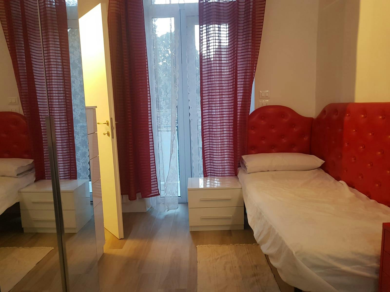 Double room Florence, 1 bed, 18m² — photo 9