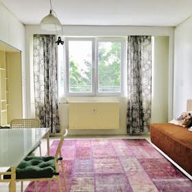 单间公寓 正在以 BGN 1,274 的月租出租，其位于 Sofia, zhk Mladost 1