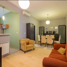 Apartment for rent for BGN 2,347 per month in Sofia, Ulitsa Han Krum