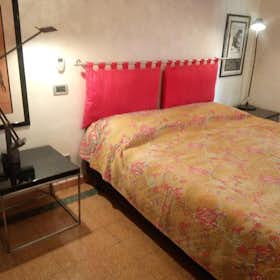 Apartment for rent for €1,150 per month in Turin, Via Orta