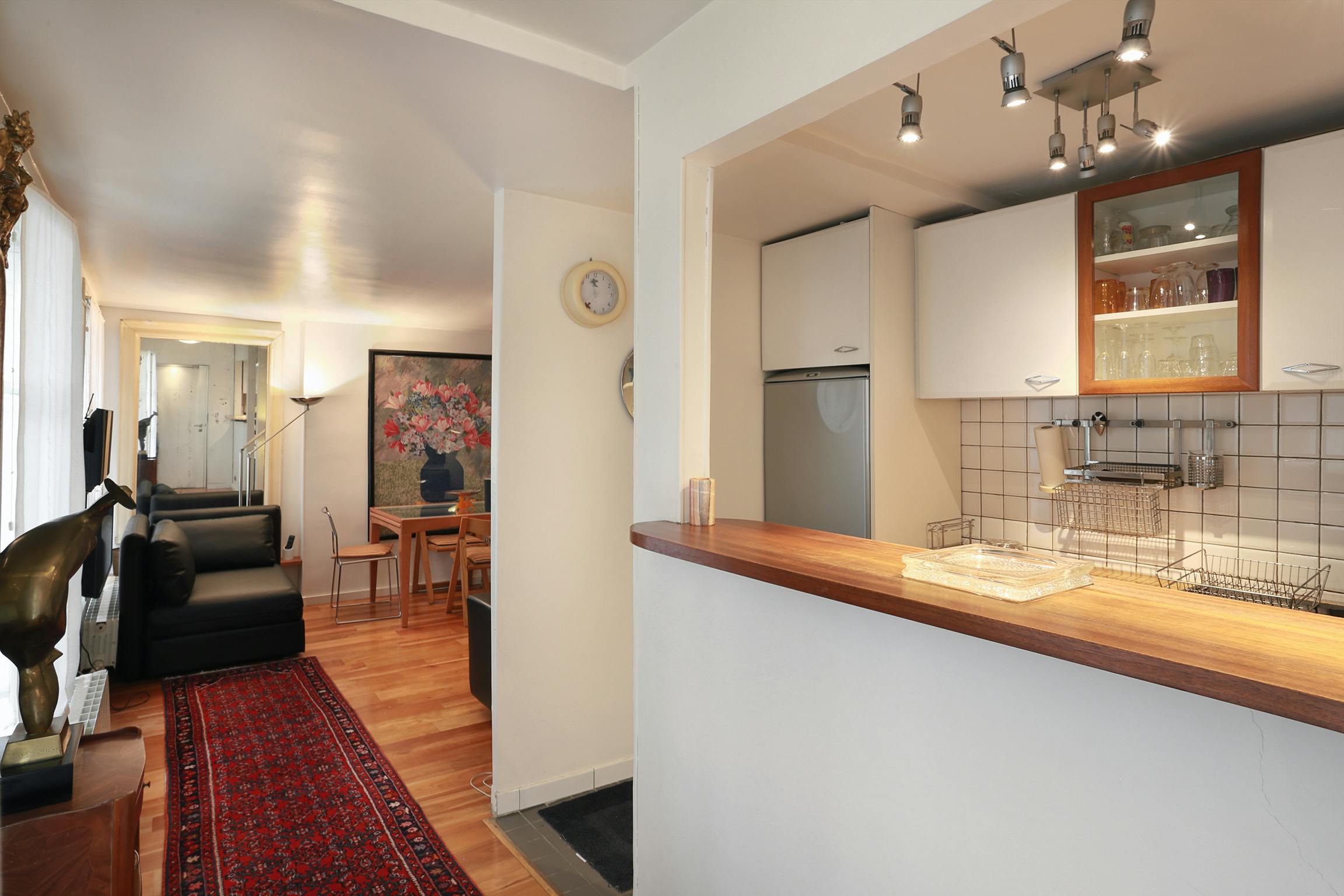 Apartment for rent for €3,900 per month in Paris, Boulevard de Bonne Nouvelle