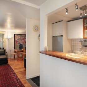 Apartment for rent for €3,900 per month in Paris, Boulevard de Bonne Nouvelle