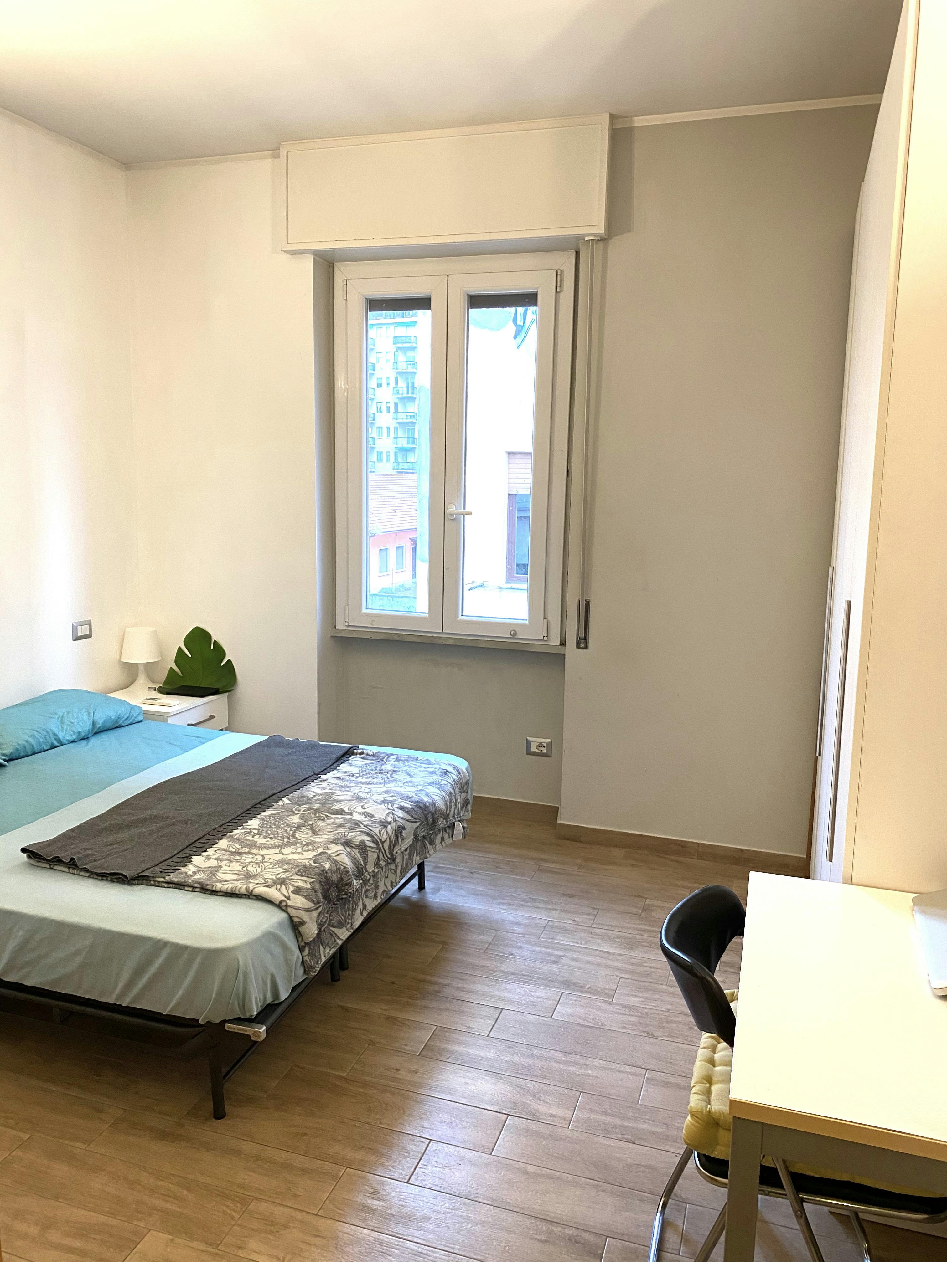 Shared room in Via Bordighera, Milan (1045069) room image 1
