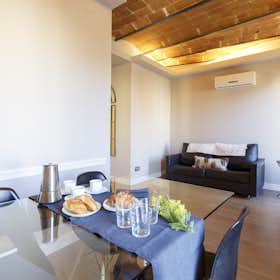 Apartment for rent for €3,500 per month in Barcelona, Carrer d'Entença