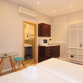 Studio for rent for €1,100 per month in Barcelona, Carrer Ample