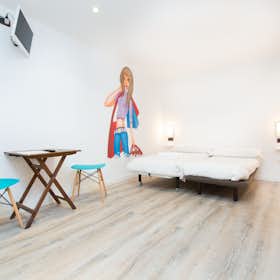 单间公寓 正在以 €1,100 的月租出租，其位于 Barcelona, Carrer Ample
