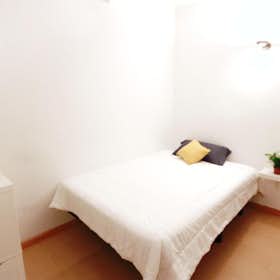 Private room for rent for €600 per month in Barcelona, Carrer de Muntaner