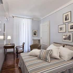 Apartment for rent for €1,300 per month in Turin, Corso Vittorio Emanuele II