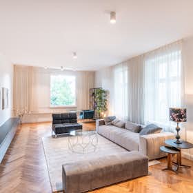 Apartment for rent for €3,700 per month in Berlin, Krausnickstraße