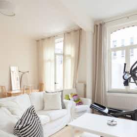 Apartment for rent for €1,499 per month in Ixelles, Rue de la Digue